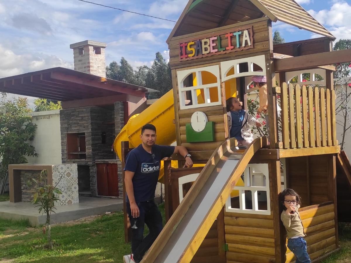 Hotel Las Mercedes Airport-Quito Табабела Екстериор снимка