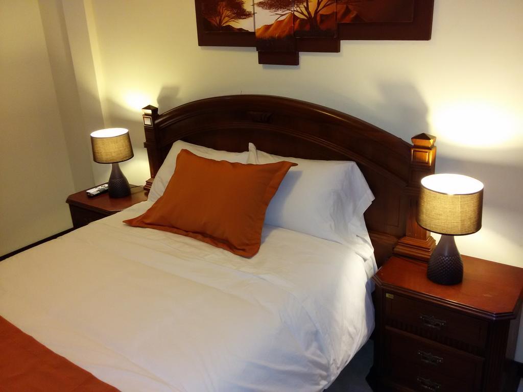 Hotel Las Mercedes Airport-Quito Табабела Стая снимка