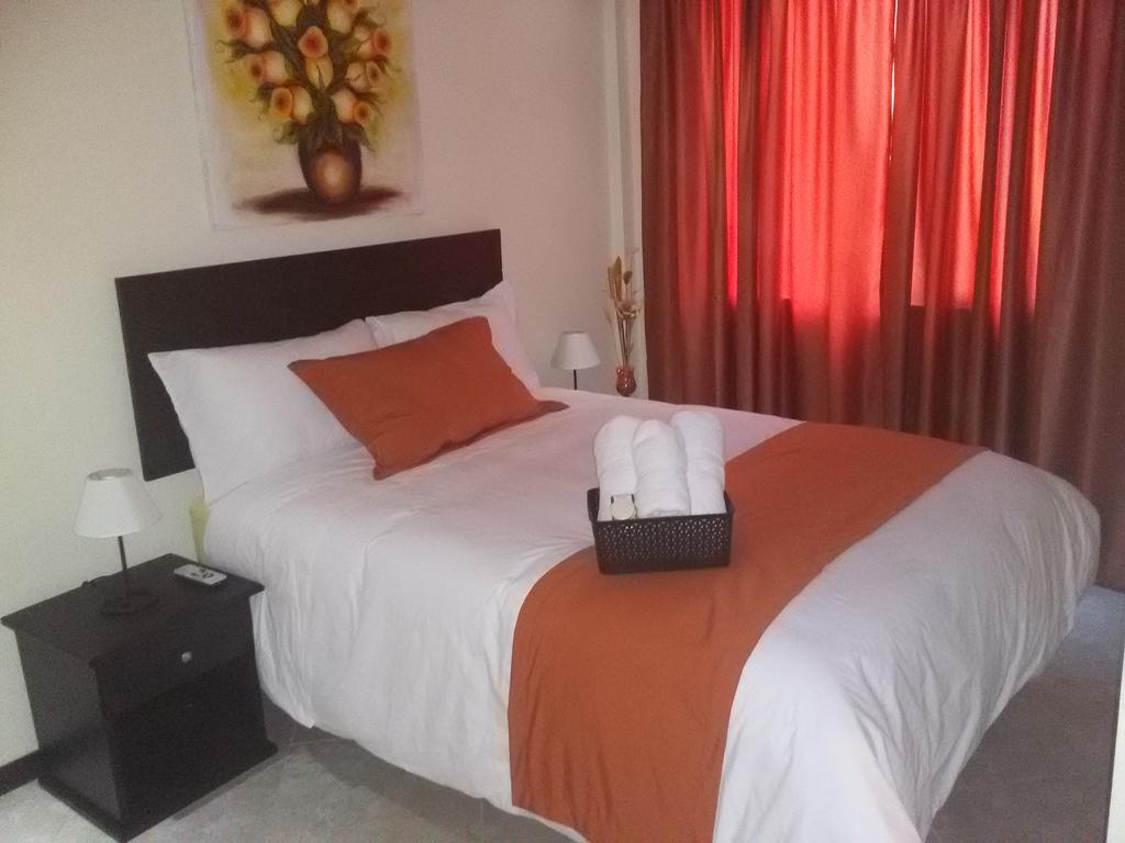 Hotel Las Mercedes Airport-Quito Табабела Стая снимка