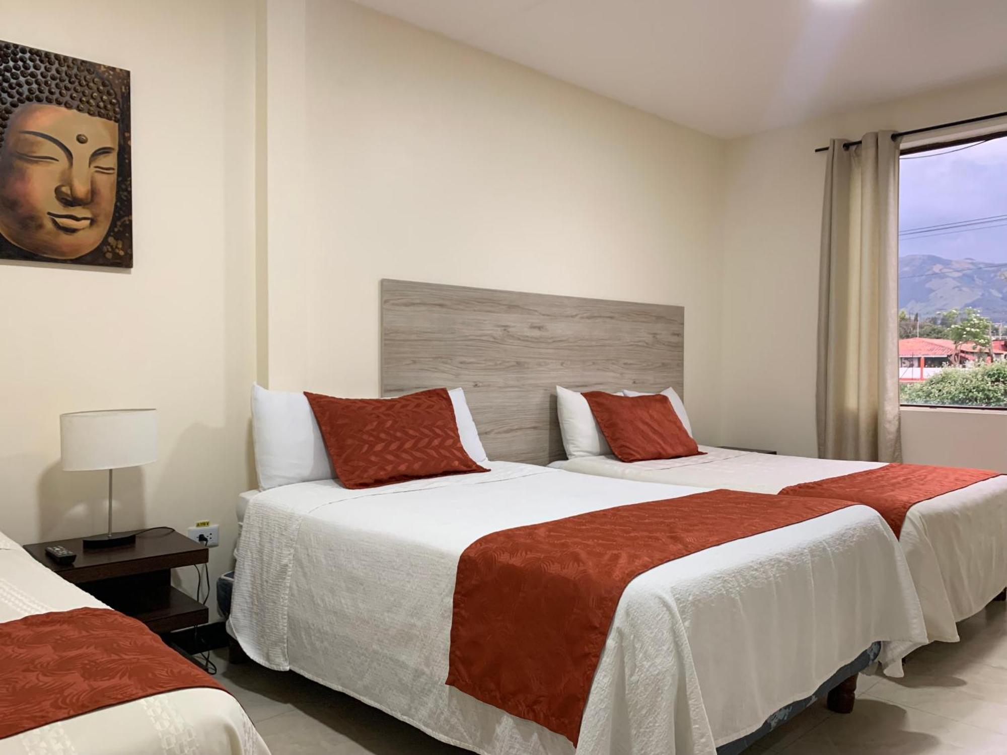 Hotel Las Mercedes Airport-Quito Табабела Екстериор снимка