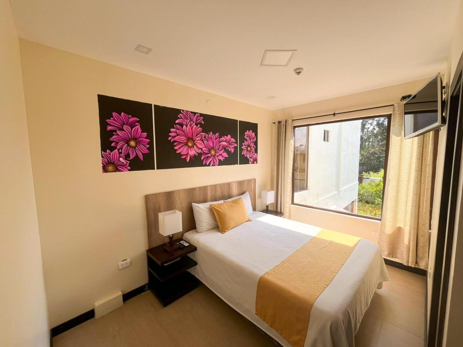 Hotel Las Mercedes Airport-Quito Табабела Екстериор снимка