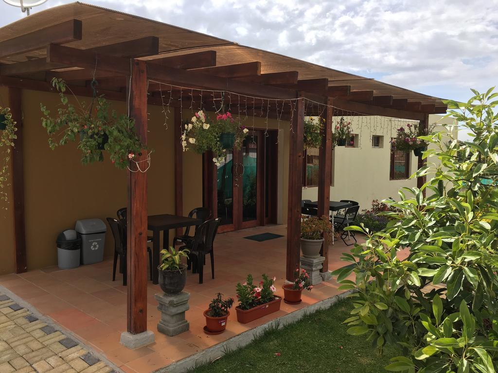 Hotel Las Mercedes Airport-Quito Табабела Екстериор снимка