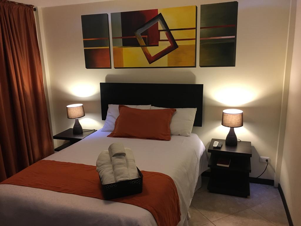 Hotel Las Mercedes Airport-Quito Табабела Екстериор снимка