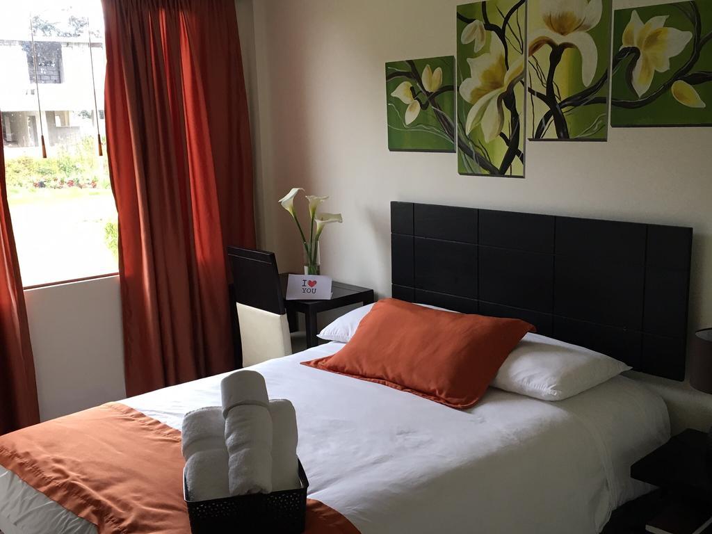 Hotel Las Mercedes Airport-Quito Табабела Екстериор снимка
