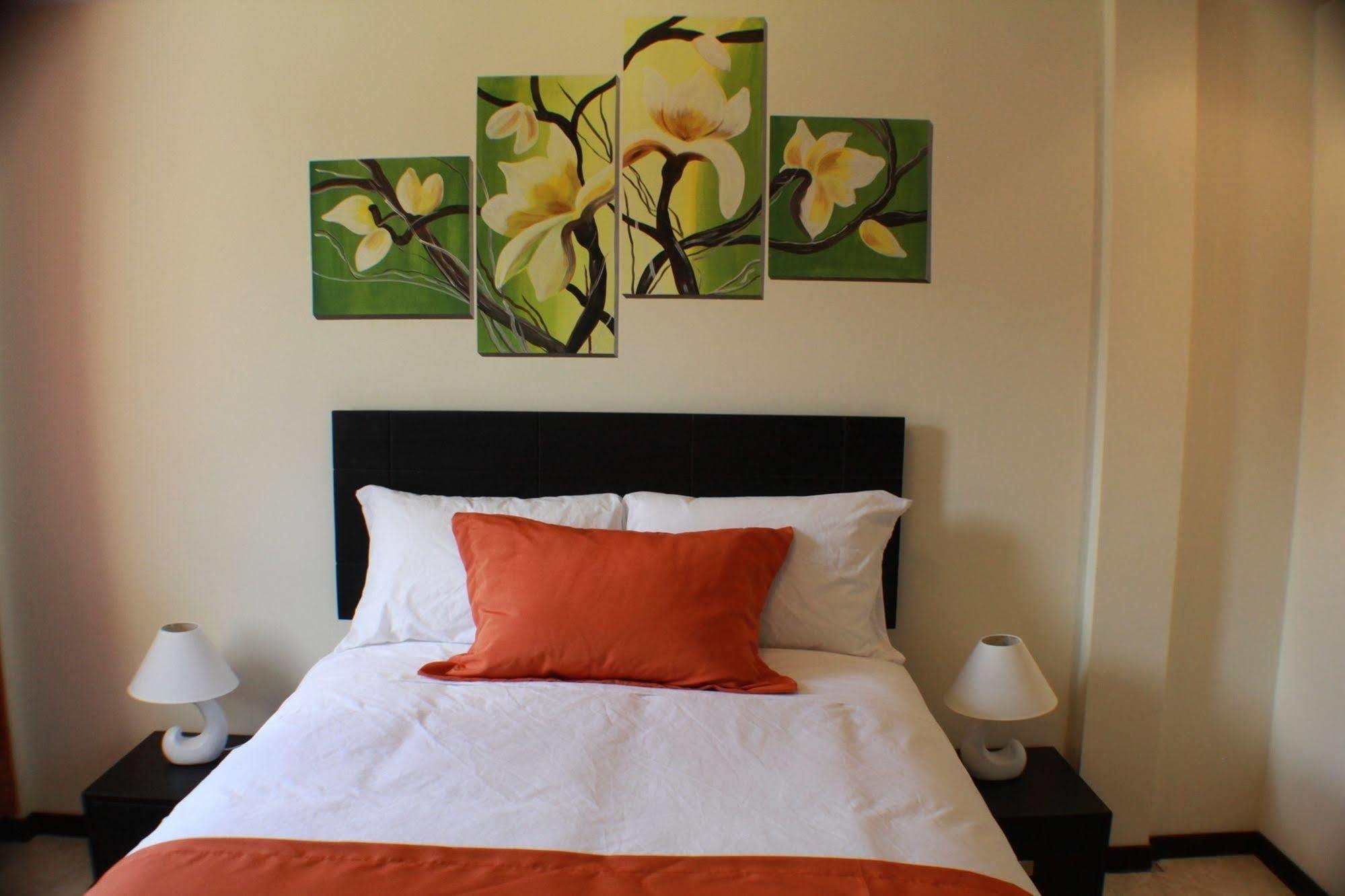 Hotel Las Mercedes Airport-Quito Табабела Екстериор снимка